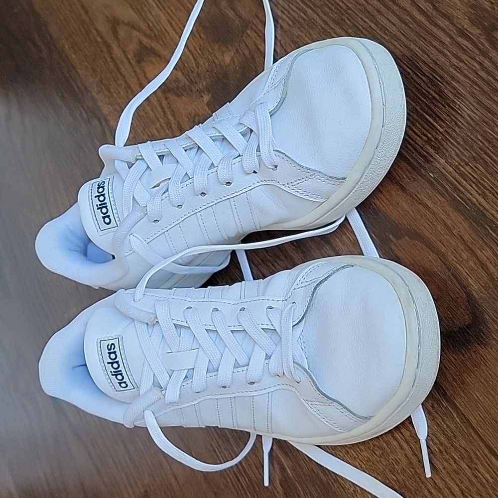 Adidas Grand Court Sneakers